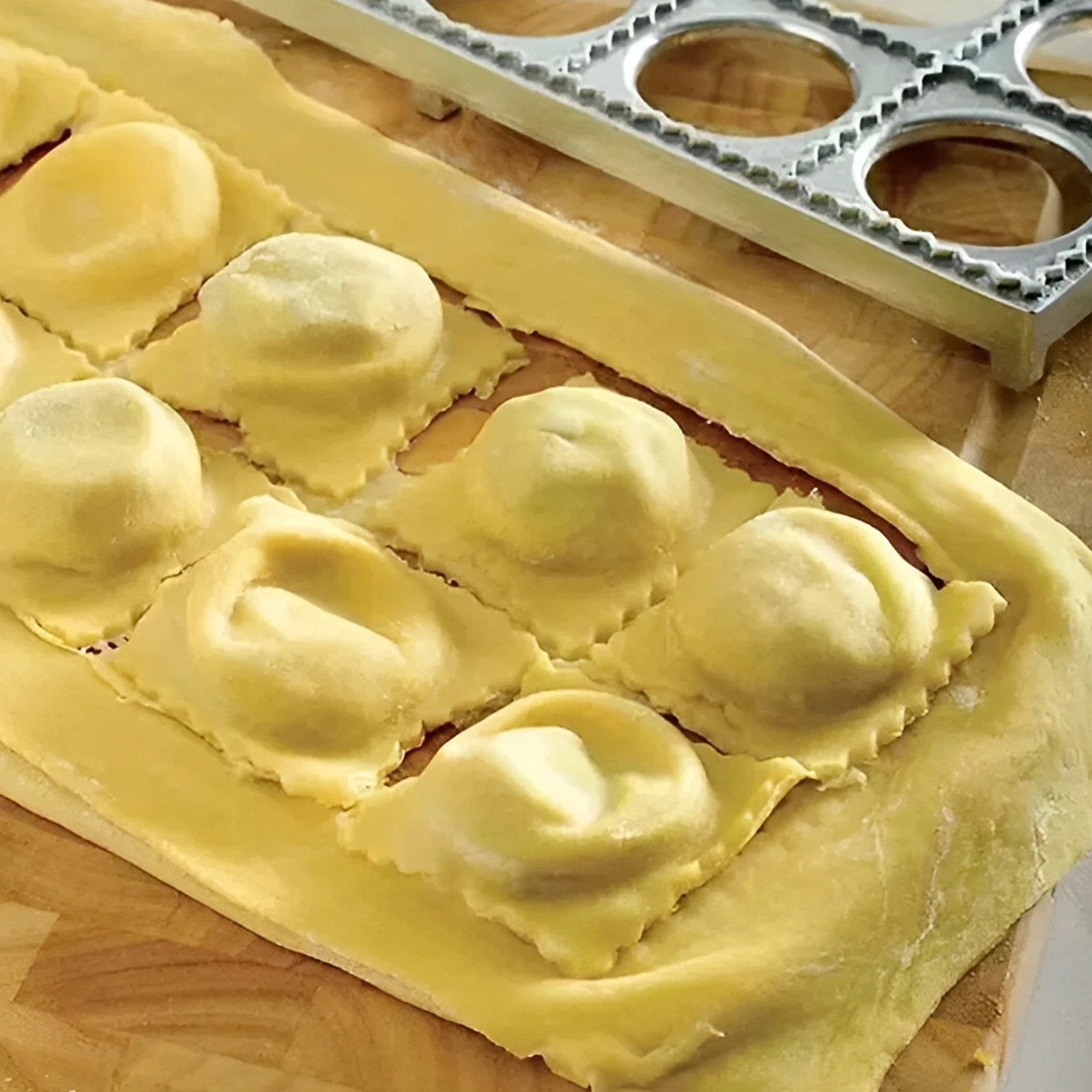 Molde de bolinho 12 buracos ra - Kitchen Q avaliação e preço